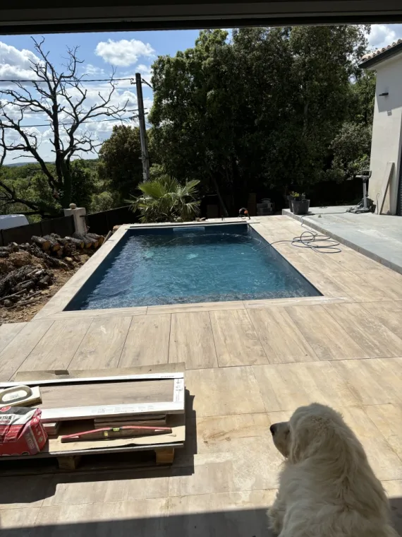 Création d'une piscine en béton armé à Grignan., Grignan, Bâti Estran