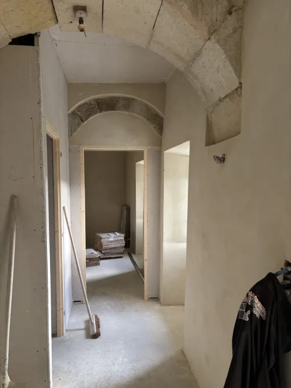 Rénovation complète d'un bâtiment par professionnel à Valréas, Grignan, Bâti Estran