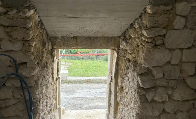 Rénovation complète d'une maison de village à Valaurie, Grignan, Bâti Estran