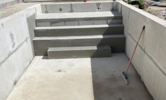 Création d'une piscine en béton armé à Grignan., Grignan, Bâti Estran