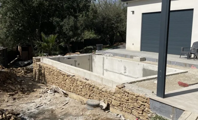 Création d'une piscine en béton armé à Grignan., Grignan, Bâti Estran