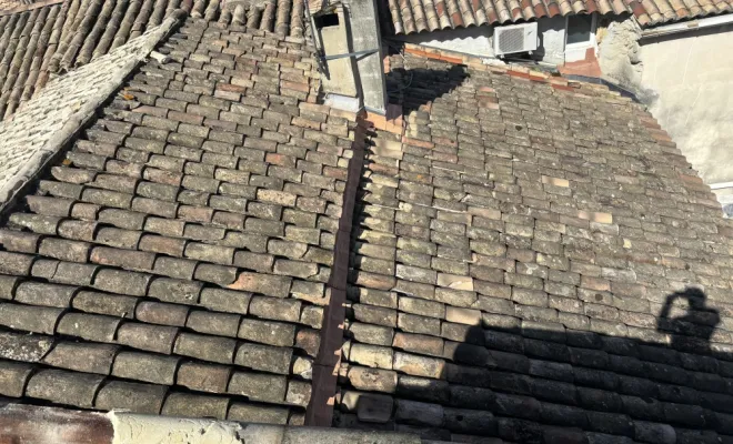 Rénovation complète d'une couverture de toiture à Bollène , Grignan, Bâti Estran