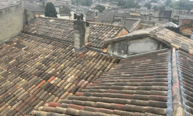 Rénovation complète d'une couverture de toiture à Bollène , Grignan, Bâti Estran