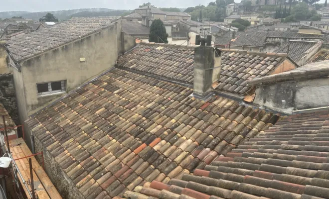 Rénovation complète d'une couverture de toiture à Bollène , Grignan, Bâti Estran