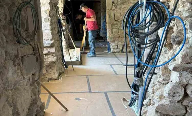 Rénovation complète d'une maison de village à Valaurie, Grignan, Bâti Estran