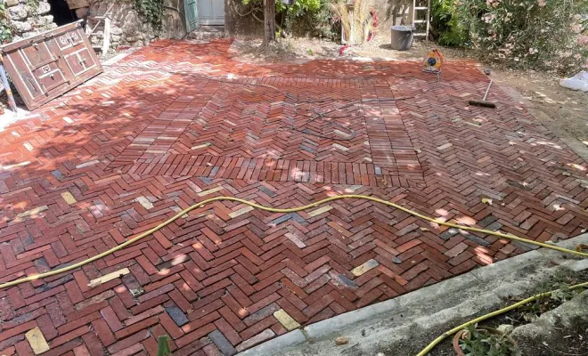 Maçonnerie, Grignan, Bâti Estran