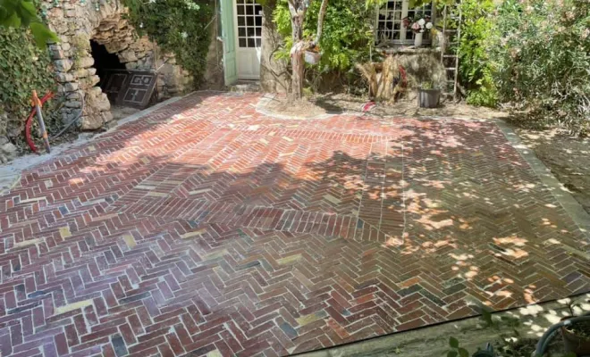 Maçonnerie, Grignan, Bâti Estran